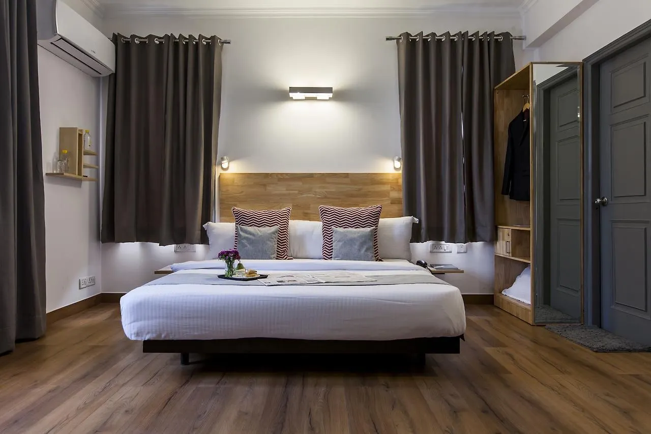 Hotel Oyo Townhouse 1 Southcity Sohna Road Near Omaxe Gurgaon Mall