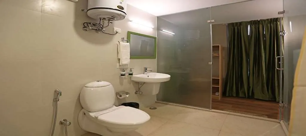 Oyo Townhouse 1 Southcity Sohna Road Near Omaxe Gurgaon Mall Hotel